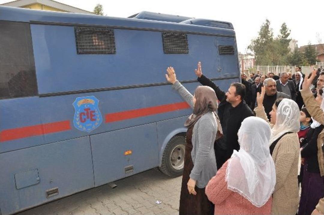 Tutuklu Vekil Cezaevine Geri D&ouml;nd&uuml;