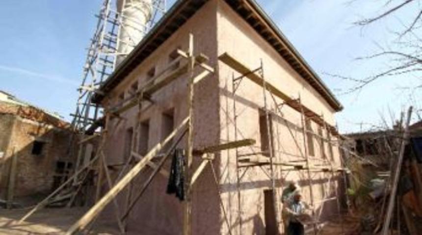 Asırlık Cami Restore Ediliyor