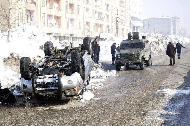 Yüksekova’da Trafik Kazası, 2 Yaralı