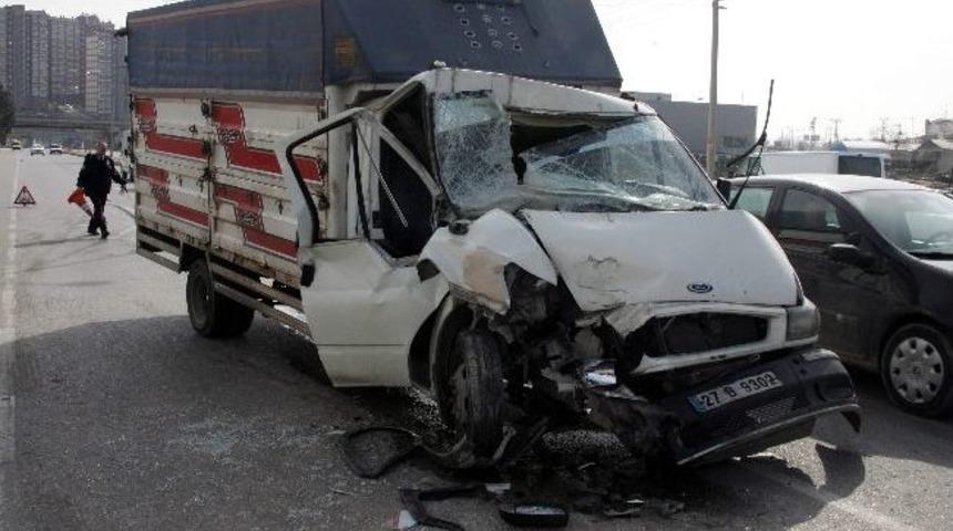 Gaziantep&rsquo;te Trafik Kazası: 1 Yaralı