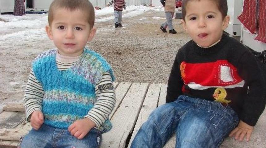 Konteynırda &Ccedil;ocuk Olmak