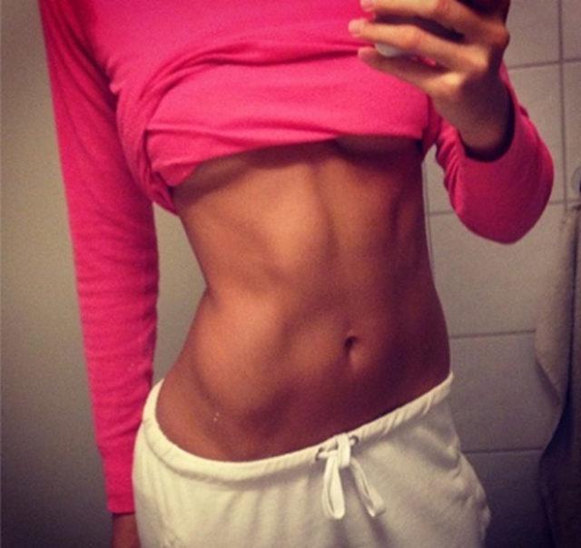 Yeni akım: Meme altı selfiesi 10