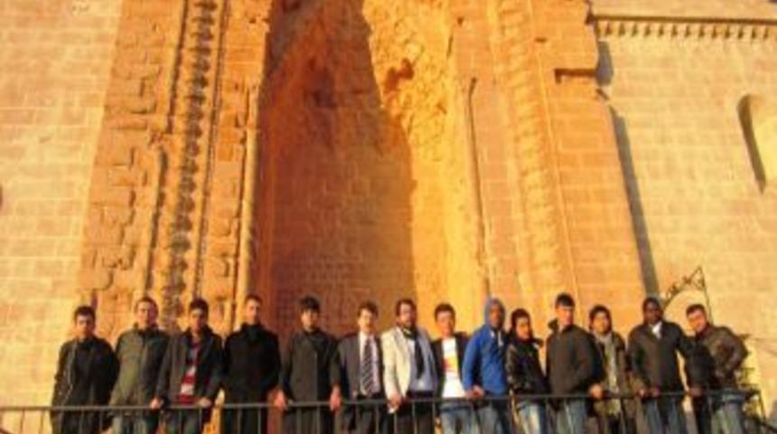 16 &Uuml;lkeden 16 Gen&ccedil; Mardin&rsquo;de