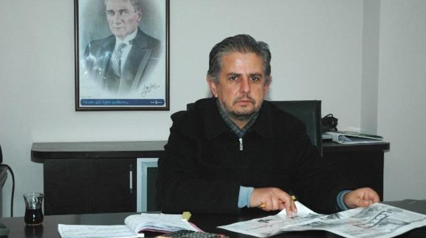 Domatesin &Ccedil;ilesini &Ccedil;ift&ccedil;i &Ccedil;ekiyor