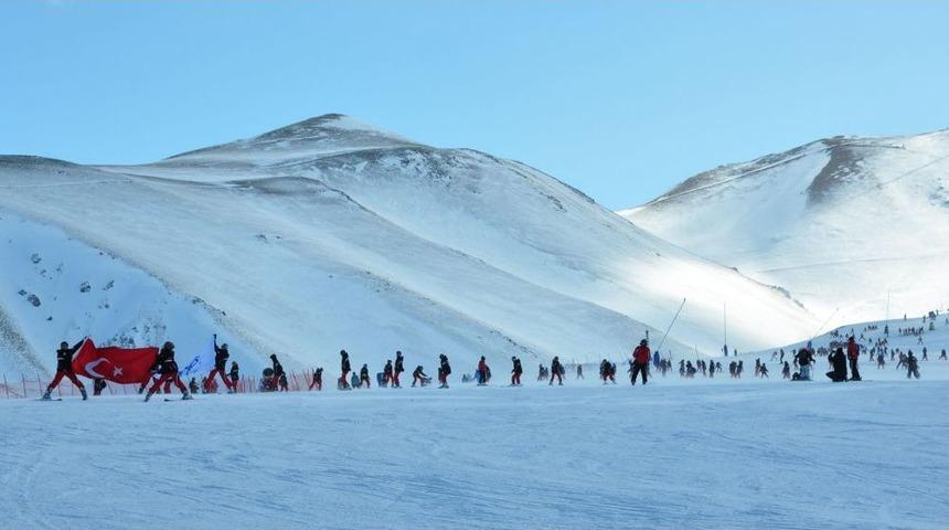 Yakutiye'de &Ouml;ğrenciler Kayak Sporunu &Ouml;ğrendi