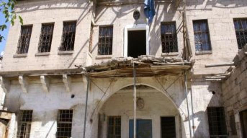 Aksaray'da Tarihi Evler Ayağa Kaldırılıyor