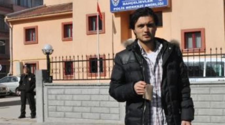 Gazeteciden &Ouml;rnek Davranış