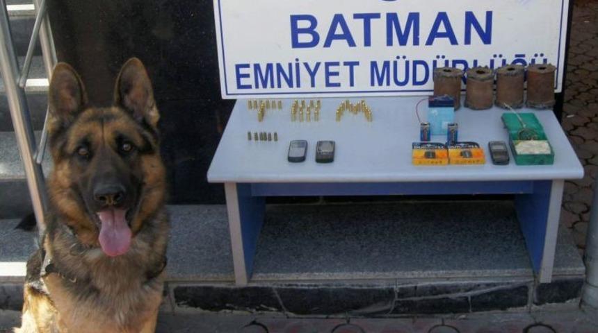 İhbarı Değerlendiren Polis Patlayıcı Ve Mermi Ele Ge&ccedil;irdi