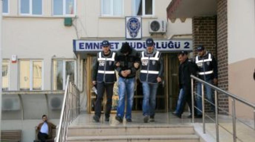 Uyuşturucuyu Yakalatmamak I&ccedil;in &Uuml;zerine Zift D&ouml;km&uuml;ş