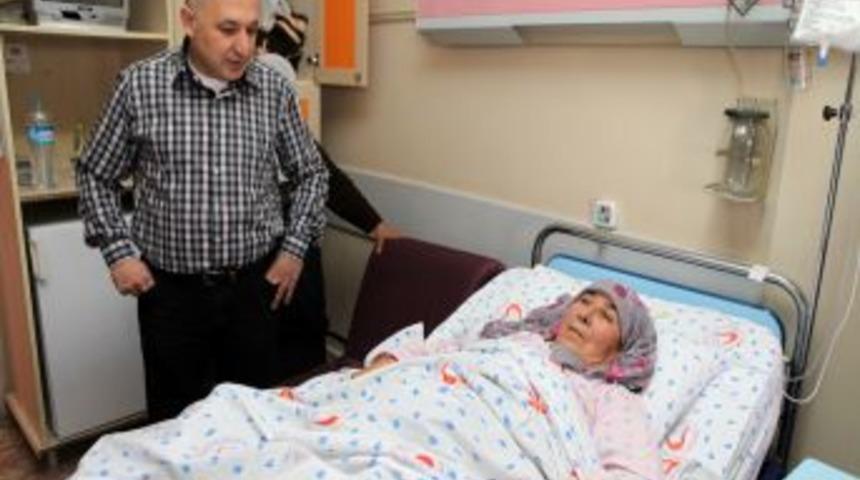 Mesane Kanseri Kadına, Bağırsaktan Yeni Mesane Yapıldı