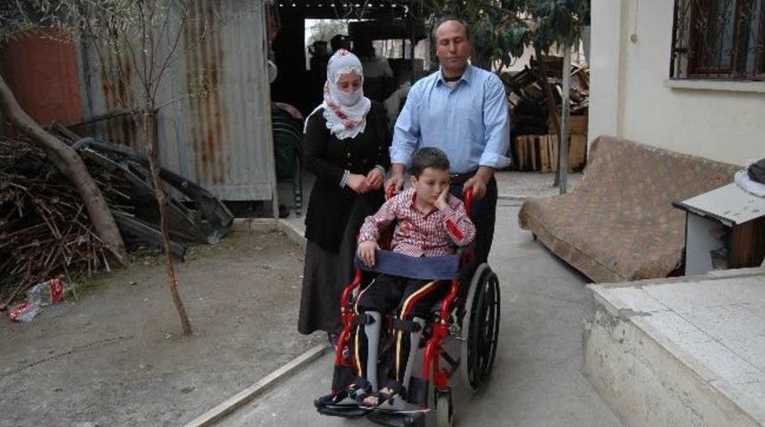 Transvers Miyelit Hastası Yusuf Ayağa Kalkıp Top Oynamak İstiyor