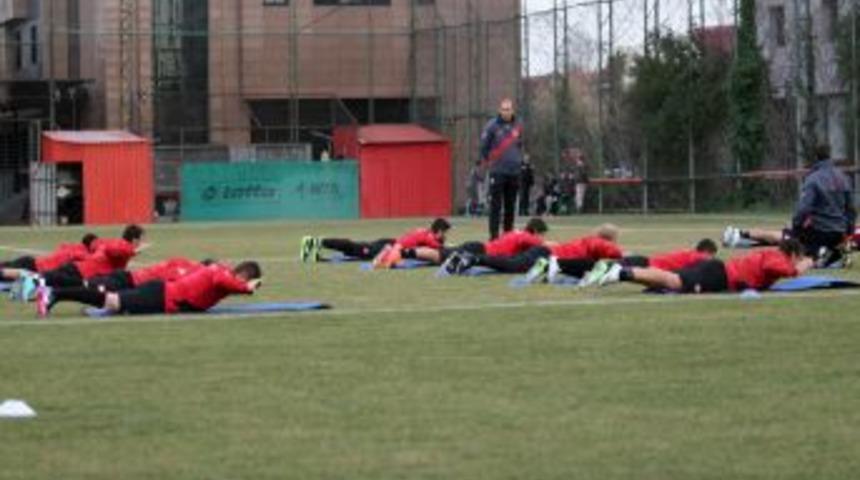 Fuat &Ccedil;apa, Futbolcularının Pestilini &Ccedil;ıkardı