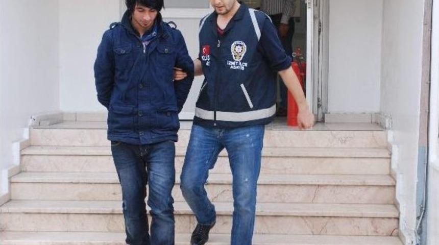 Acemi Hırsızlar Polise Yakalandı