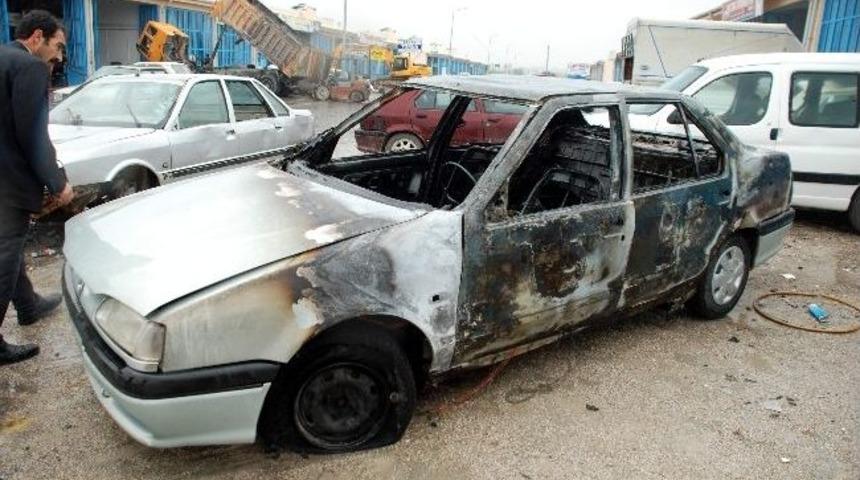 Seyir Halindeki Otomobil Yandı