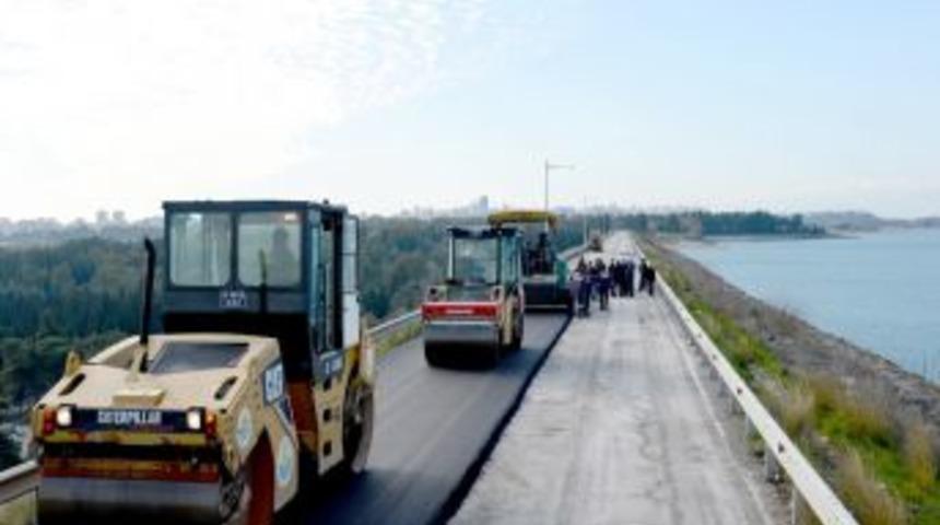 Baraj Seddi Asfaltlanıyor