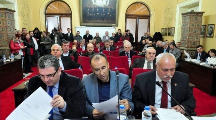 Belediye Meclisi&rsquo;nde Şehir İ&ccedil;i Ulaşım Zammı Gerginliği