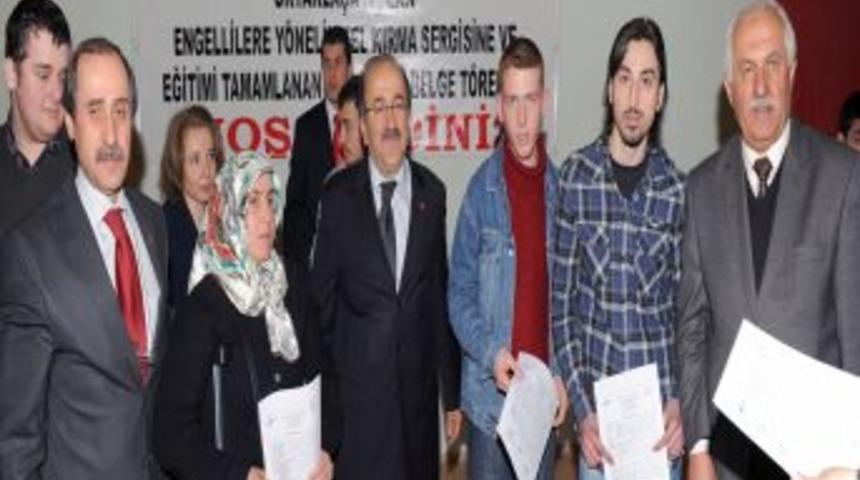 Meslek Edindirme Kursunu Tamamlayanlara Sertifikaları Verildi
