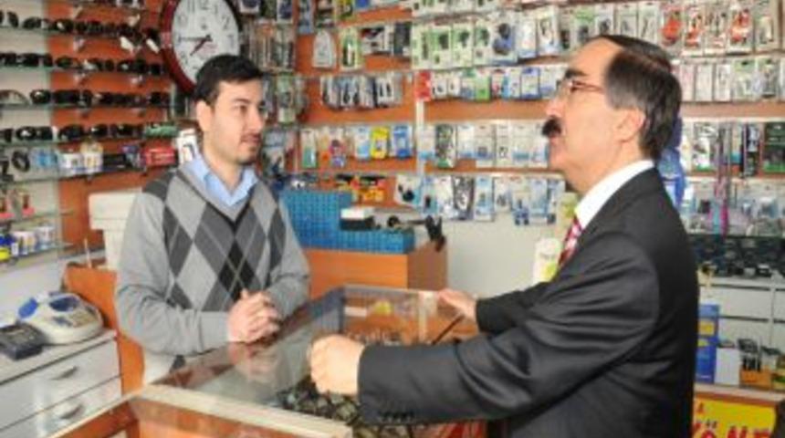 Vali Coş Esnafı Ziyaret Etti