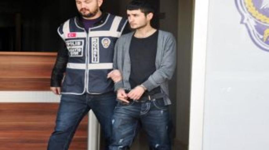 Polisi G&ouml;r&uuml;nce Ka&ccedil;an Hırsız Yakalandı