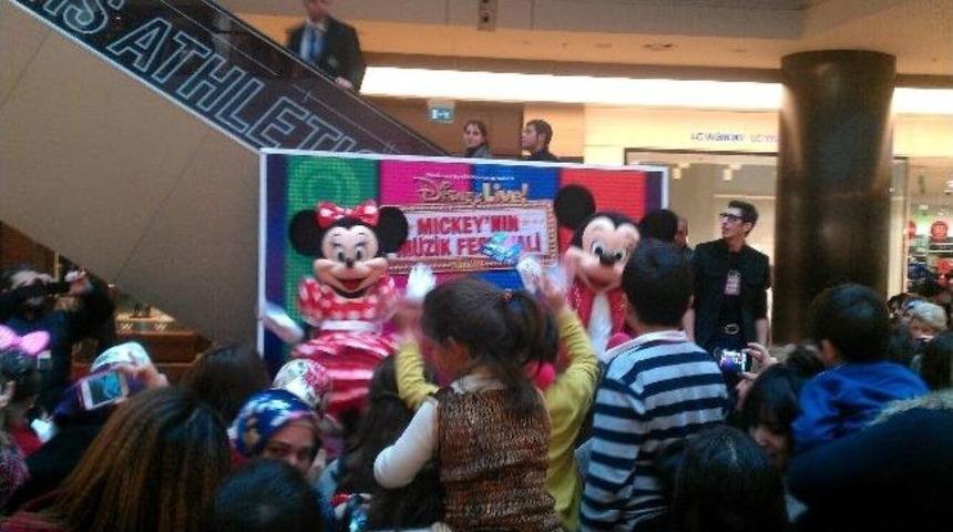Sanko Parkta Mickey Ve Mini'nin Muhteşem G&ouml;sterisi
