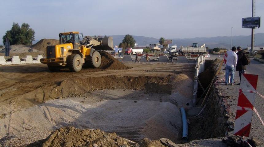Edremit K&ouml;rfezi'ne Ilk Kez K&ouml;pr&uuml;l&uuml; Kavşak Yapılıyor