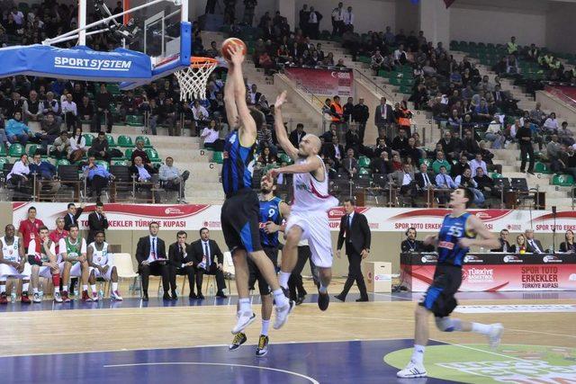 Pınar Karşıyaka: 69 - Fenerbah&ccedil;e &Uuml;lker: 77 1