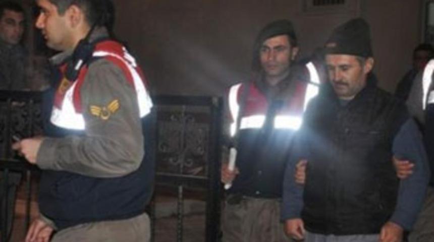 Emet'te trakt&ouml;r dehşet sa&ccedil;tı: 2 &ouml;l&uuml;