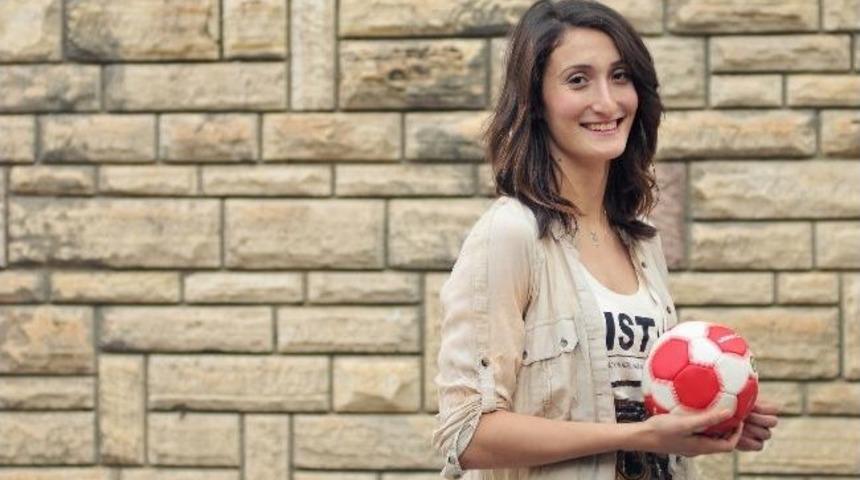 Gen&ccedil; Hentbolcu Katıldığı Her Turnuvanın En Iyı Oyuncusu