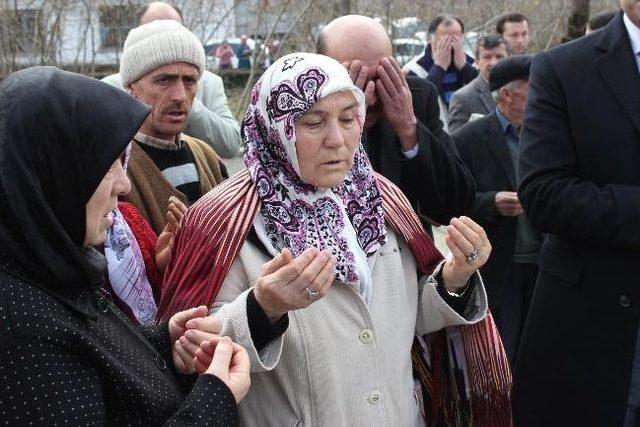 Şehit Olan Babası’nın Mezarını 59 Yıl Sonra Buldu