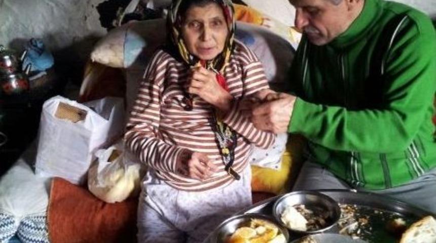 Engelli Ablasını Bakmak İ&ccedil;in Eşinden Boşandı