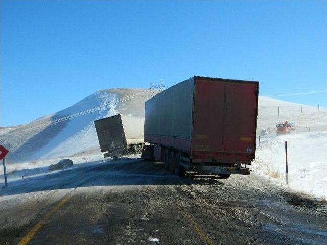 İranlı Tırlar Yine Ulgar Dağını Geçemediler