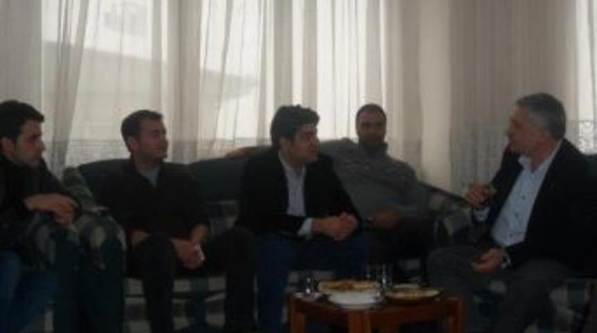 Ak Parti &ouml;ğrenci evleri ziyaretleri devam ediyor