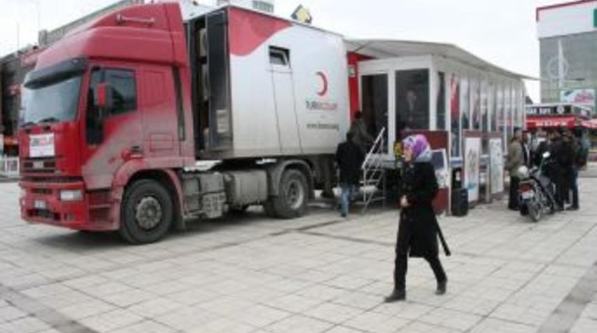 Kızılay Kan Bağışı TIR'ı Erzincan'da