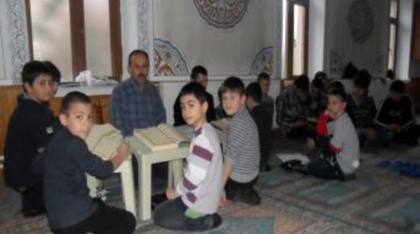 Nevşehir'de Gaznevi Camisi'nin Kur'&acirc;n Kursu A&ccedil;ıldı