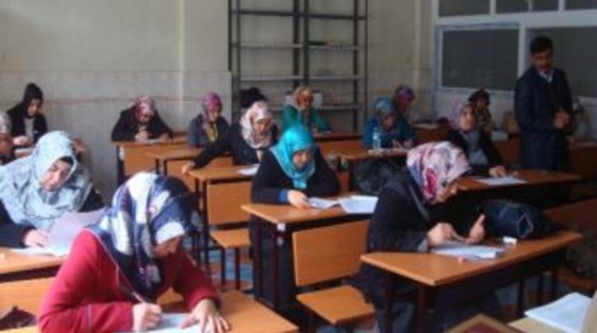 Kozan M&uuml;ft&uuml;l&uuml;ğ&uuml; Yeterlilik Sınavı'na Girecek Adaylar İ&ccedil;in Kurs A&ccedil;tı