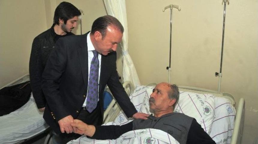 Nevzat Doğan Hastalara Moral Veriyor