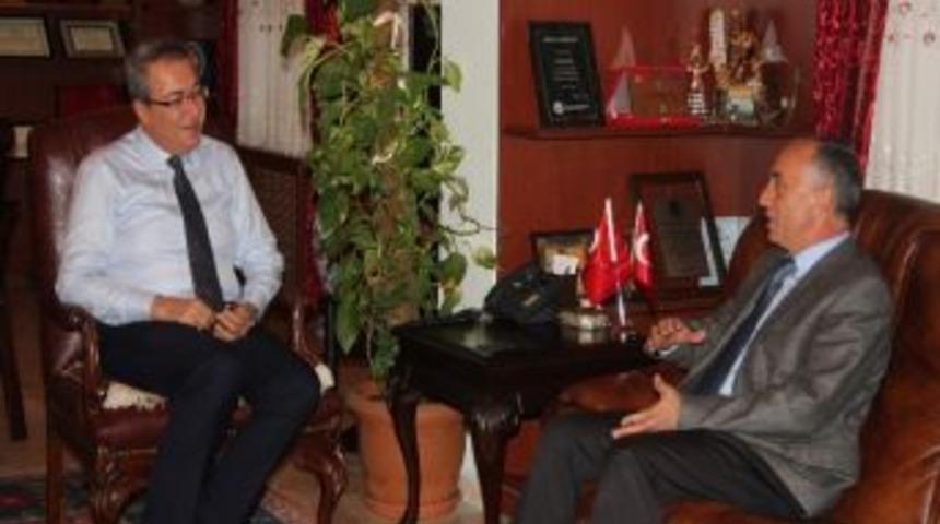 Karayolları 6. B&ouml;lge M&uuml;d&uuml;r&uuml; Doğan, &Uuml;nver&rsquo;i Ziyaret Etti