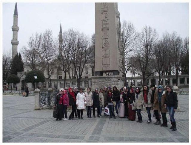 Sasonlu Kız Öğrenciler Sömestir Tatilini İstanbul'da Geçirdi