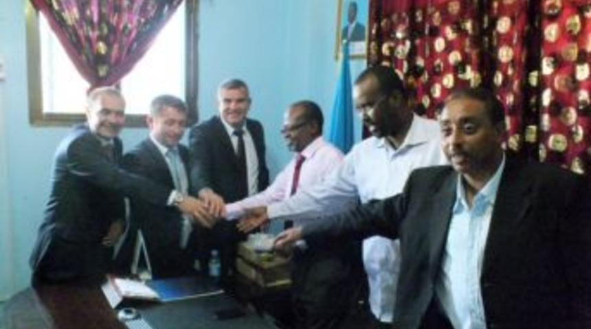 Somali Mogadişu Havaalanı'nı 20 Yıl Iki Türk Şirketi Işletecek