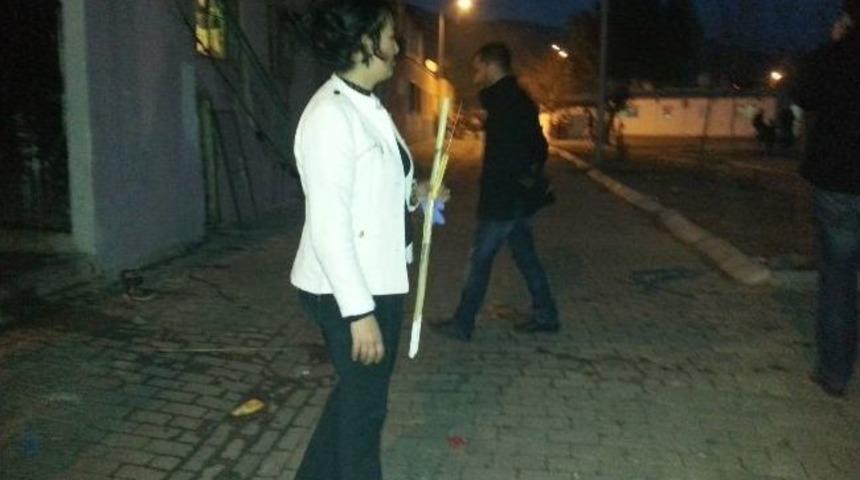 Arama Yapmak İsteyen Polise Taşlı Sopalı Saldırı