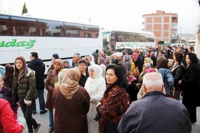 Edremit’ten 120 Kişi Umre’ye Uğurlandı