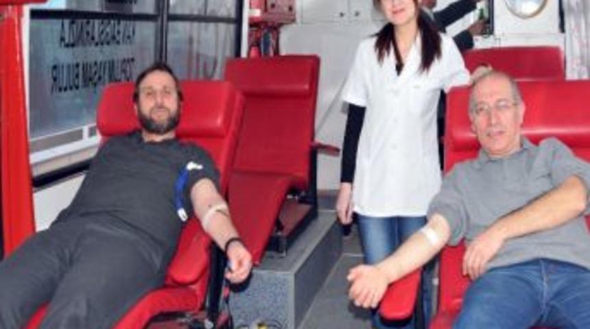 Kızılay Yalova'da 1,5 Ayda 800 &Uuml;nite Kan Topladı