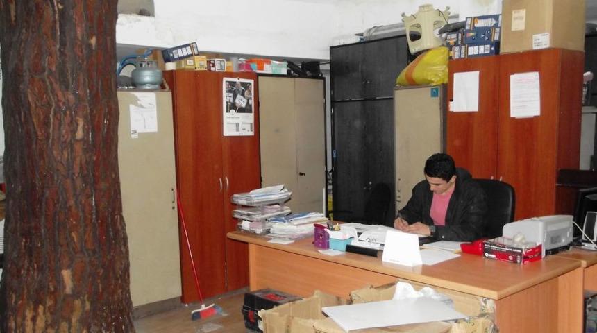 Asırlık &Ccedil;am Ağacı, Oda Arkadaşları