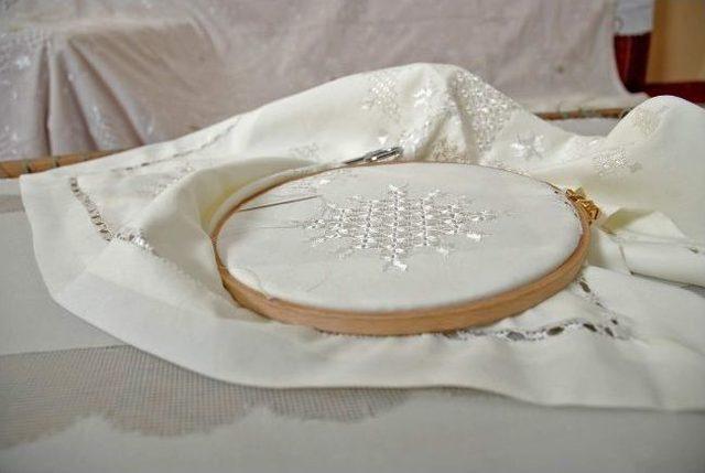 "el&rsquo;in Anlattığı Hikayeler" G&ouml;r&uuml;c&uuml;ye &Ccedil;ıkıyor 1