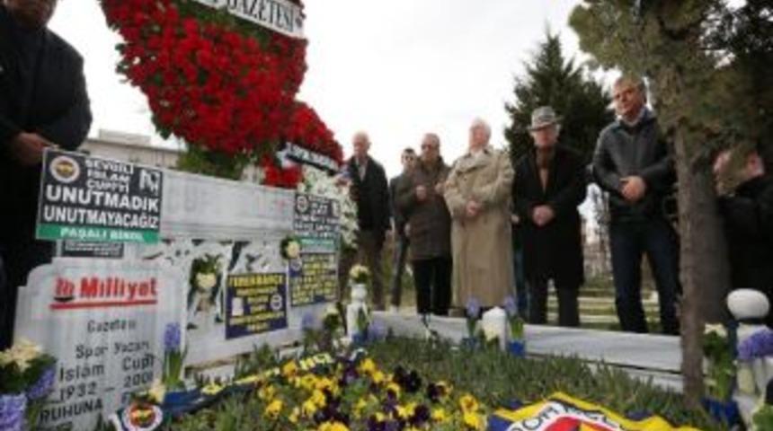 İslam &Ccedil;upi Mezarı Başında Anıldı