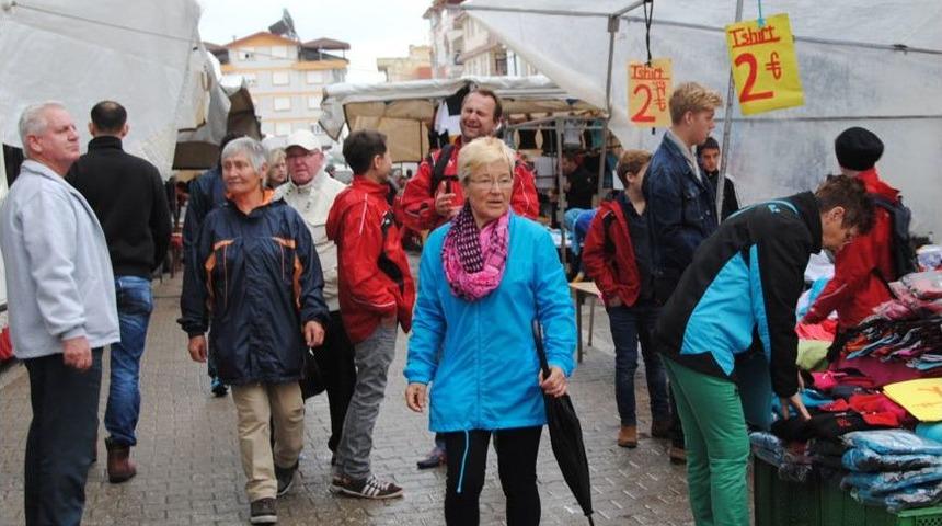 Manavgat Semt Pazarlarında Alman Turist Hareketliliği Başladı