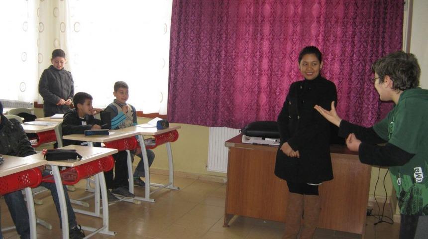 Viranşehirli &Ouml;ğrenciler Filipinli &Ouml;ğretmenle Piknik Yaptı