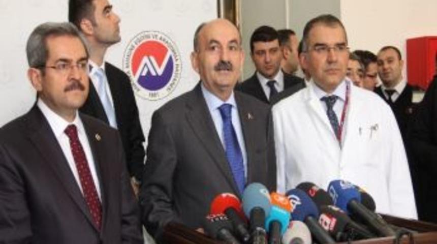 Bakan M&uuml;ezzinoğlu, Gazeteci Didem Tuncay&rsquo;ı Hastanede Ziyaret Etti