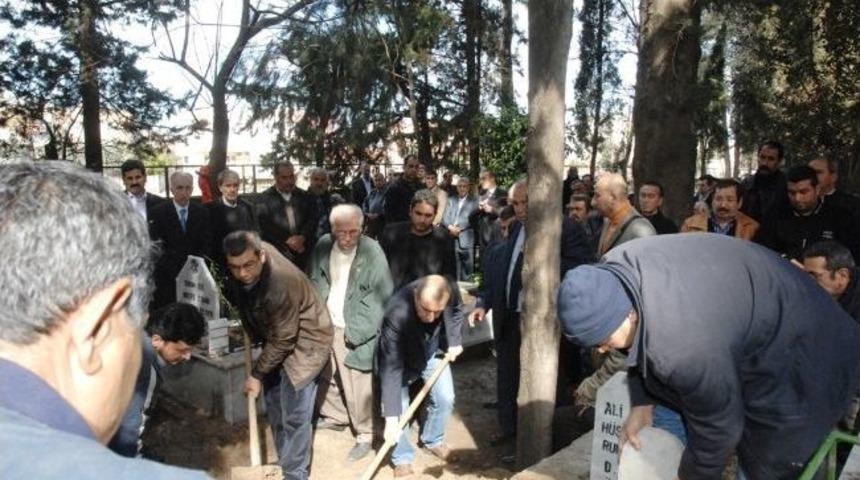 Gazeteci İrfan Kurt Toprağa Verildi