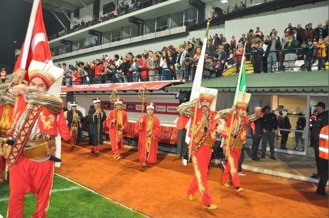 Şehzadeler Mehteri Trib&uuml;nleri Coşturdu 1